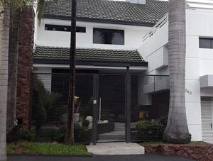 Víctor Peña Gamba reconoce haber vendido "sin garantías" su casa a Lizarella Valiente · Radio Monumental 1080 AM