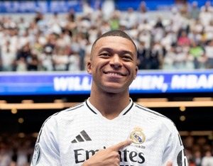 Ante una multitud, Mbappé fue presentado en el Real Madrid - Unicanal