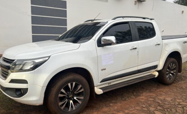 Hallan abandonada camioneta utilizada en asalto a transportadora