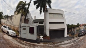 Abogado asegura que vendió su casa a Lizarella Valiente sin garantía de pago ni mejoras