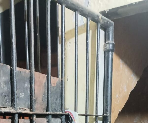 Mujer se quitó la vida en calabozo de comisaría