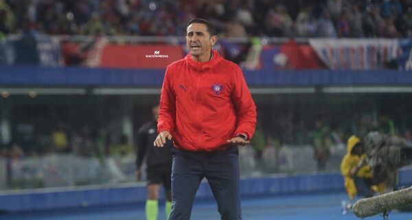 Versus / El equipo que va perfilando Manolo Jiménez para el juego ante Athletico Paranaense