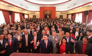Horacio Cartes y dirigentes de Cordillera refuerzan unidad en encuentro partidario - El Trueno