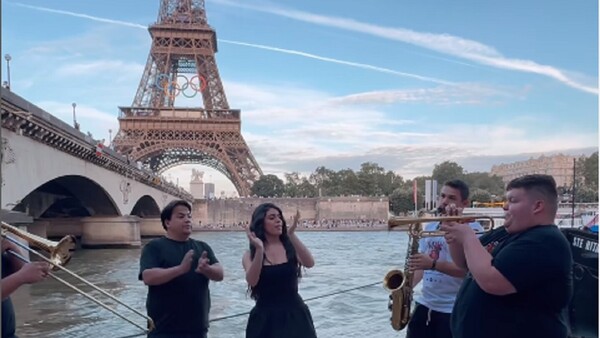 Mily Brítez cantó "Che la reina" en París