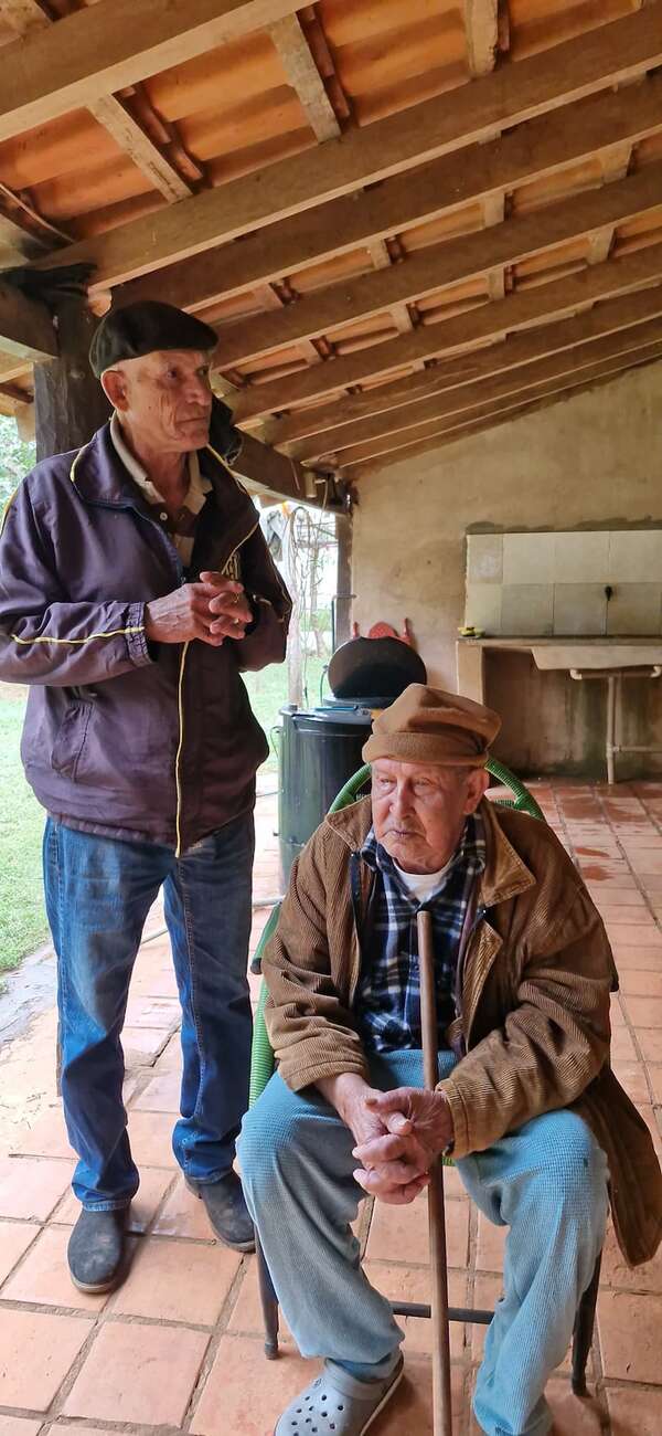 Anciano de 85 años denuncia que le quitaron la pensión del adulto mayor - Nacionales - ABC Color