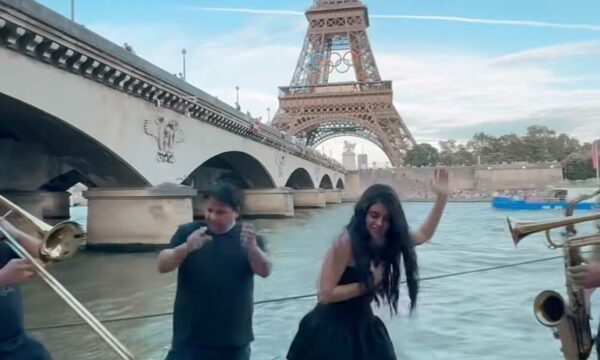 [VIDEO] ¡Apenami! La ex Kchorrita bailó y cantó polca en París