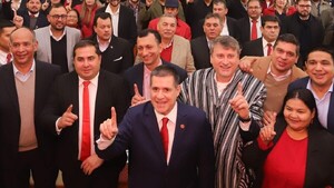 Cartes afirma que acabaron los movimientos en la ANR