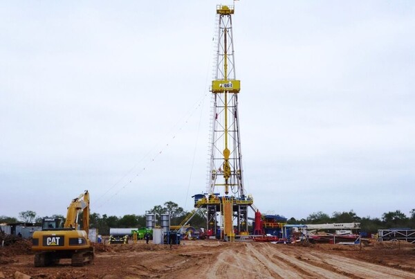 Hay que lograr inversiones para despertar el sector de minería e hidrocarburos.