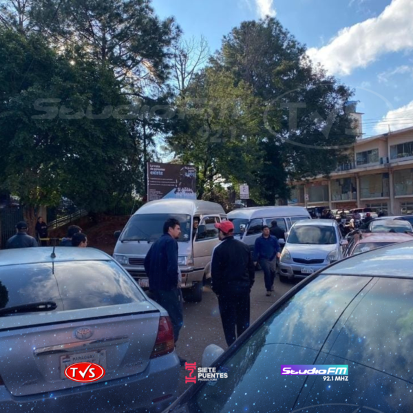 TRABAJADORES FRONTERIZOS CERRARON EL ACCESO AL PUENTE INTERNACIONAL - TVS