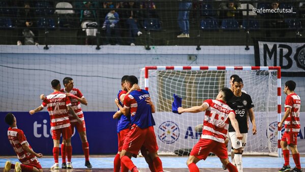 Afemec humilla a Olimpia dentro y fuera de la pista