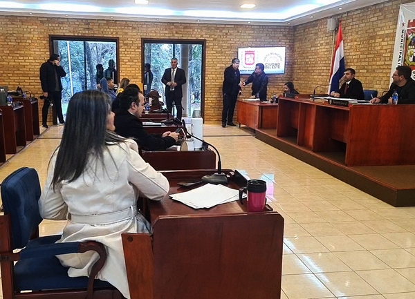 Concejales “rifan” G. 280 millones para “Gala de confraternización” - La Clave