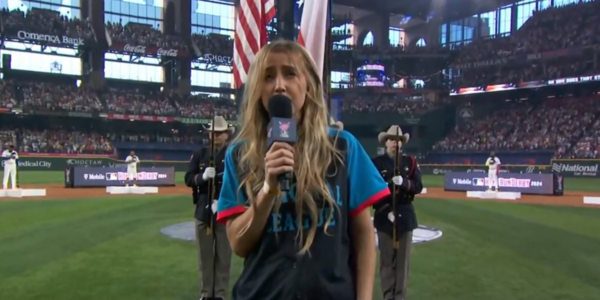 Cantante de country hace papelón al interpretrar borracha el himno de EEUU - Megacadena - Diario Digital