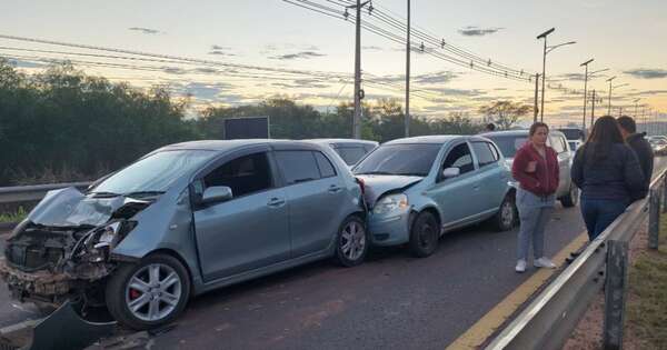 Diario HOY | Choque de cinco vehículos paralizó el tránsito en la Autopista Ñu Guasu