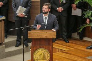 Intercambio comercial e interconexión vial marcan la agenda del presidente Boric en Paraguay • PARAGUAY TV HD