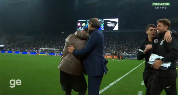 Versus / El tierno momento entre Ramón Díaz y Ángel Romero luego del triunfo del Corinthians