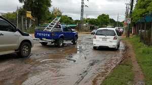 Avda. Avelino Martínez “sendero” de baches, vergüenza del Metrobus » San Lorenzo PY