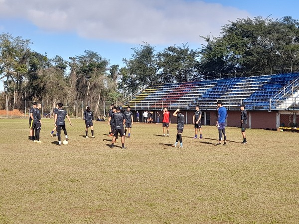 EFC prepara recibir al Deportivo Recoleta con jóvenes talentos en óptimas condiciones