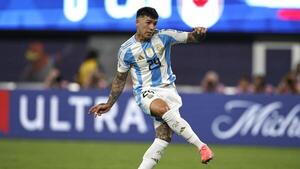 Francia ve "patéticos" los cánticos racistas en la celebración argentina