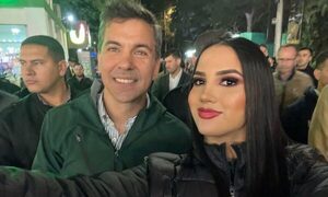 ¡Atendé lo que le sorprendió a esta modelo cuando le pidió una selfie a Santi Peña!