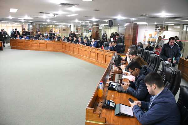 Junta Municipal de Asunción aprueba otro préstamo para Nenecho Rodríguez - El Trueno