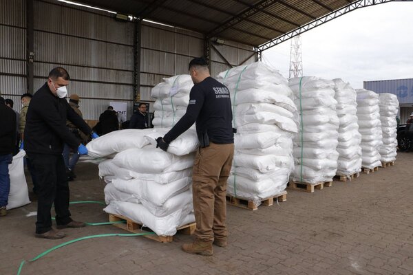 Incautan en Paraguay al menos cuatro toneladas de coca铆na que se presume iban a B茅lgica - Revista PLUS