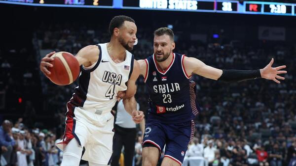 Curry lidera la victoria de Estados Unidos