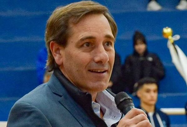 Funcionario del gobierno argentino pidió que Messi se disculpe por cantos racistas, luego se desdijo