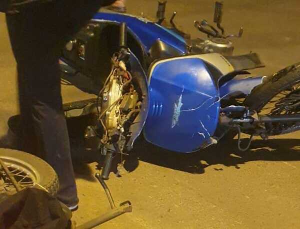 Choque de motocicletas en el centro de la ciudad deriva en la muerte de una mujer - Radio Imperio 106.7 FM