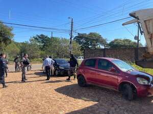 Policía y cómplices, aprehendidos por robo de vehículo en Luque - Policiales - ABC Color