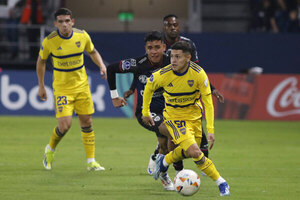 Versus / Un diezmado Boca resiste ante el Independiente del Valle