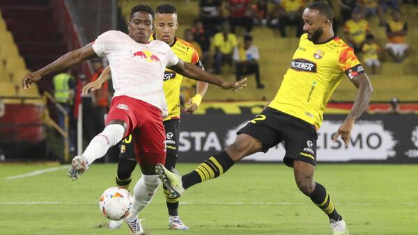 Bragantino rescata un empate ante Barcelona