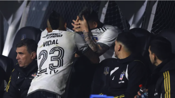 Versus / Una leyenda de Colo Colo sale en defensa de Guille Paiva: "Lo utilizan poco"