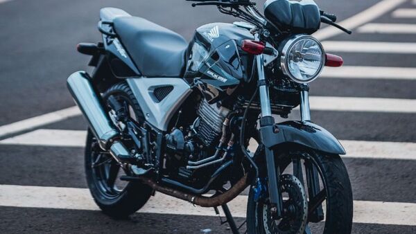 Joven sortea su moto Honda para cubrir los gastos de internación de su mamá
