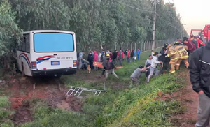 Un muerto y casi 40 heridos en accidente de tránsito - Noticiero Paraguay