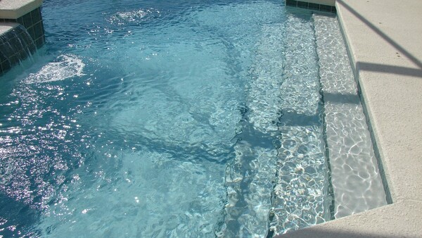 Aclaran que imagen de piscina no corresponde a la del local donde falleció un niño ahogado