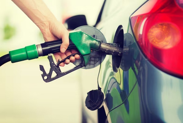 Emblemas privados suben precios de naftas: G. 400 por litro más