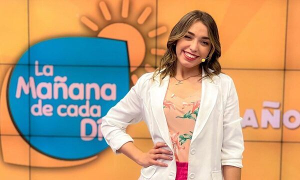 [VIDEO] ¿Penal para Olimpia? ¡Panelista de “La mañana de cada día” se cayó en vivo y en directo!