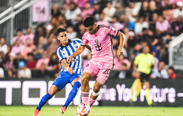Diego Gómez reconoce contactos con la Premier League y avisa: ” Vine para dar el salto a Europa”