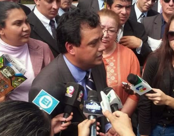 Rechazan uso dinero público para “farrear con empresarios” - La Clave