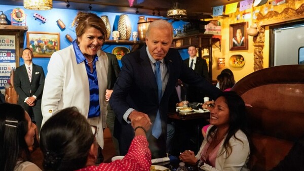 Biden tiene Covid y cancela actos de campaña electoral