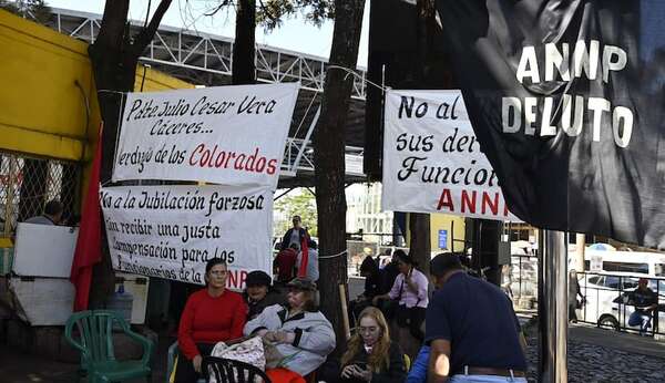 Denuncian supuesta jubilación forzosa y digitada en la ANNP - ABC en el Este - ABC Color