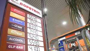 Emblemas privados aumentan precios de combustibles