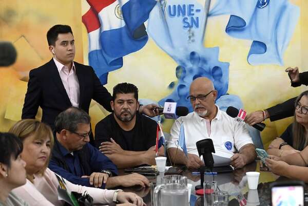 Concurso docente: presentan denuncia en Fiscalía y exigen al MEC acelerar investigación de filtración de examen - Nacionales - ABC Color
