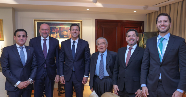 Peña se reunió con Eurnekián en Buenos Aires para avanzar en la licitación del Pettirossi