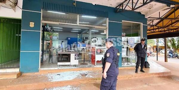 Marginales rompen cristales de un local comercial para robar electrodomésticos – Diario TNPRESS