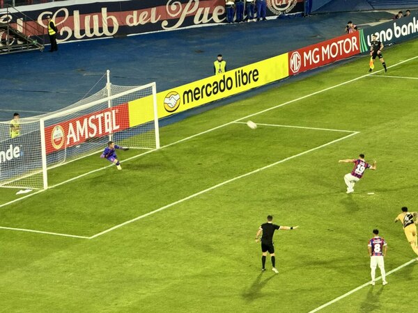 Versus / Churín le hizo "perder" importante monto a un hincha cerrista con su penal fallado