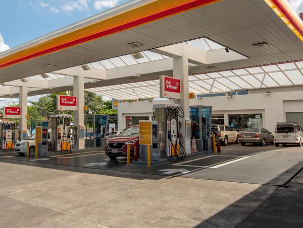 Emblema de combustibles podría retirarse del país por decreto que beneficiaría a Petropar · Radio Monumental 1080 AM
