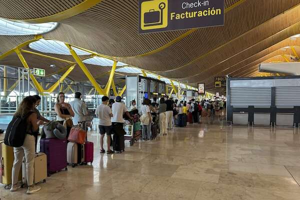 Transportes, farmacias y servicios en países nórdicos, afectados por fallo de Microsoft - Tecnología - ABC Color
