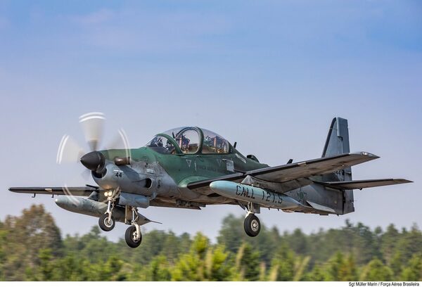 Defensa adquirirá seis aviones - San Lorenzo Hoy