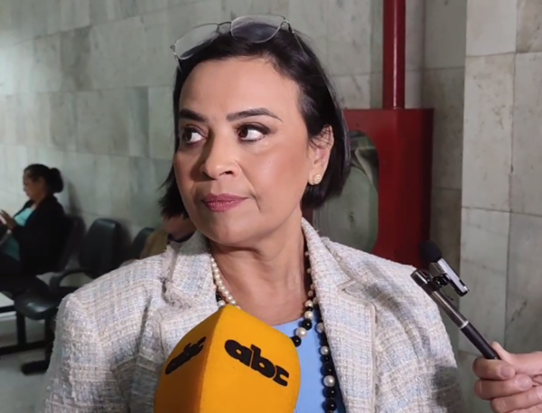 Otorgan libertad ambulatoria a hijo de Diputada Roya Torres - PDS RADIO Y TV
